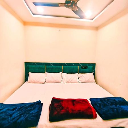 Hotel Shiv Gouri Palace ウッジャイン エクステリア 写真